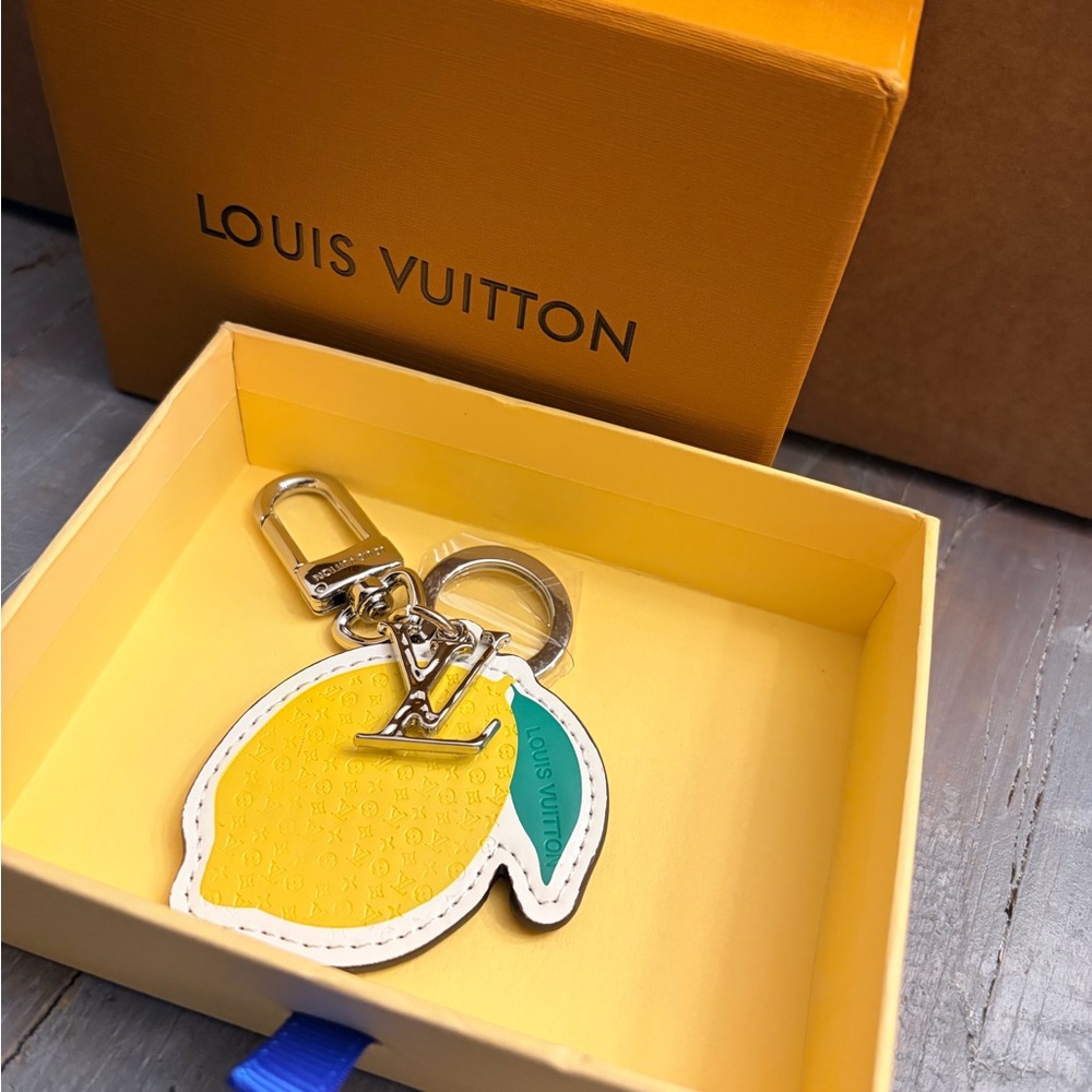 LV citrus oversized  Bag Charm Key Holder Lemon Monogram - Picture 6 of 7